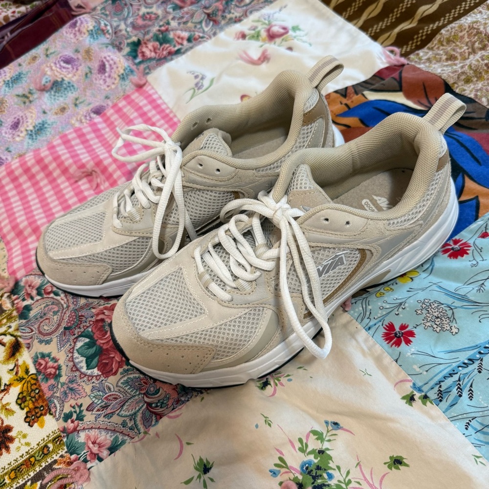 Tan Avia Viral Dad Shoes 9